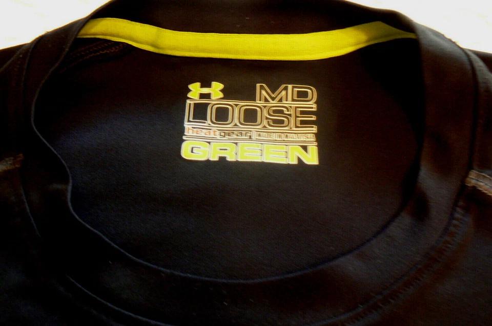 Under Armour Med M short-sleeved Heat Gear"Green"poly athletic shirt mens Black - Image 3 of 4