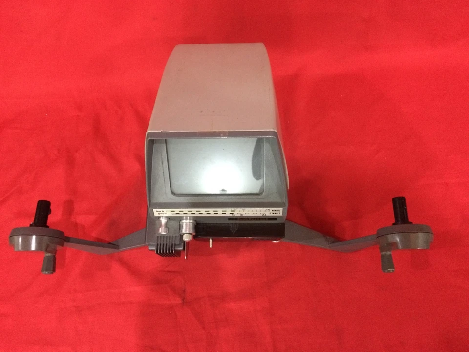 DE COLECCIÓN SUPER 8 MM PROYECTOR PORTÁTIL PANTALLA SUP 8 MM ELÉCTRICO ESTADO DE FUNCIONAMIENTO. Foto 2 de 4