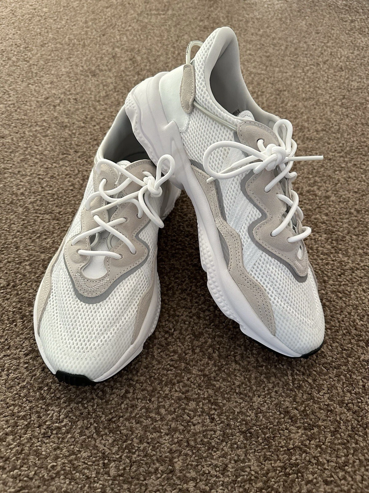 Nuovo Adidas Osweego (EE6464) bianche da uomo taglia UK 9