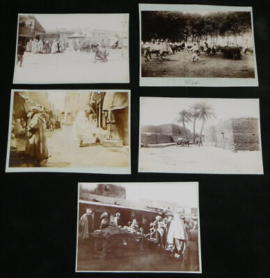 Konvolut 8 Fotografien um 1900 - Tunesien, belebte Dorfszenen Kostüm