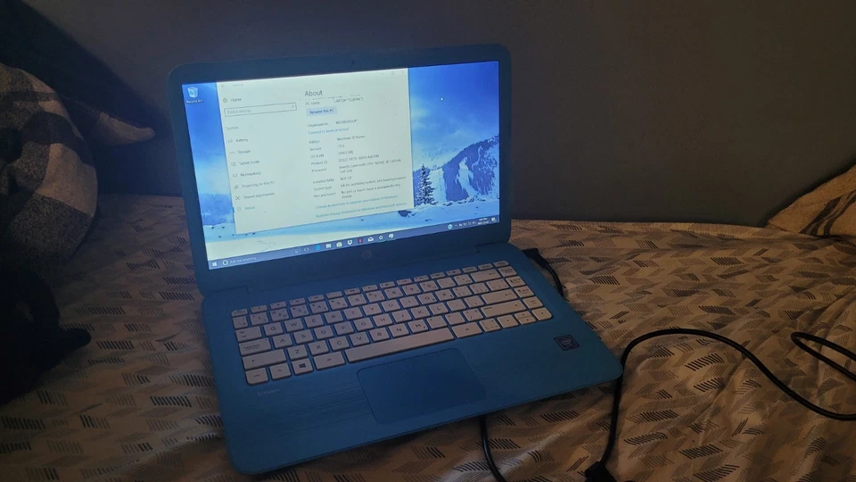 HP Stream Notebook 14-ax010ca 14" Intel Celeron N3060 1.6GHz 4GB RAM 32GB Win10 - Image 2 of 4