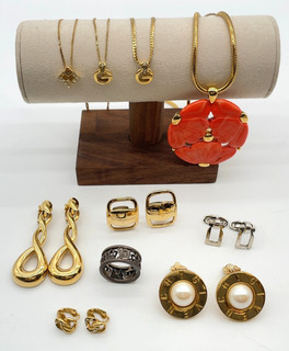 Autori · Givenchy · Salvatore Ferragamo lotto 10 pezzi gioielli 9005