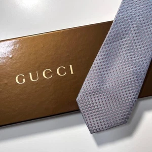 Magnifique cravate GUCCI 56,69 pouces motif gris clair soie
