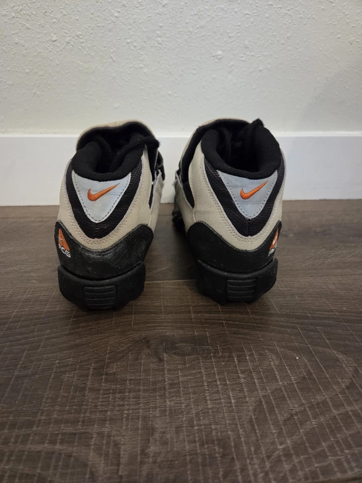Zapatos de ciclismo vintage Nike ACG talla 10,5 limpios Foto 3 de 4