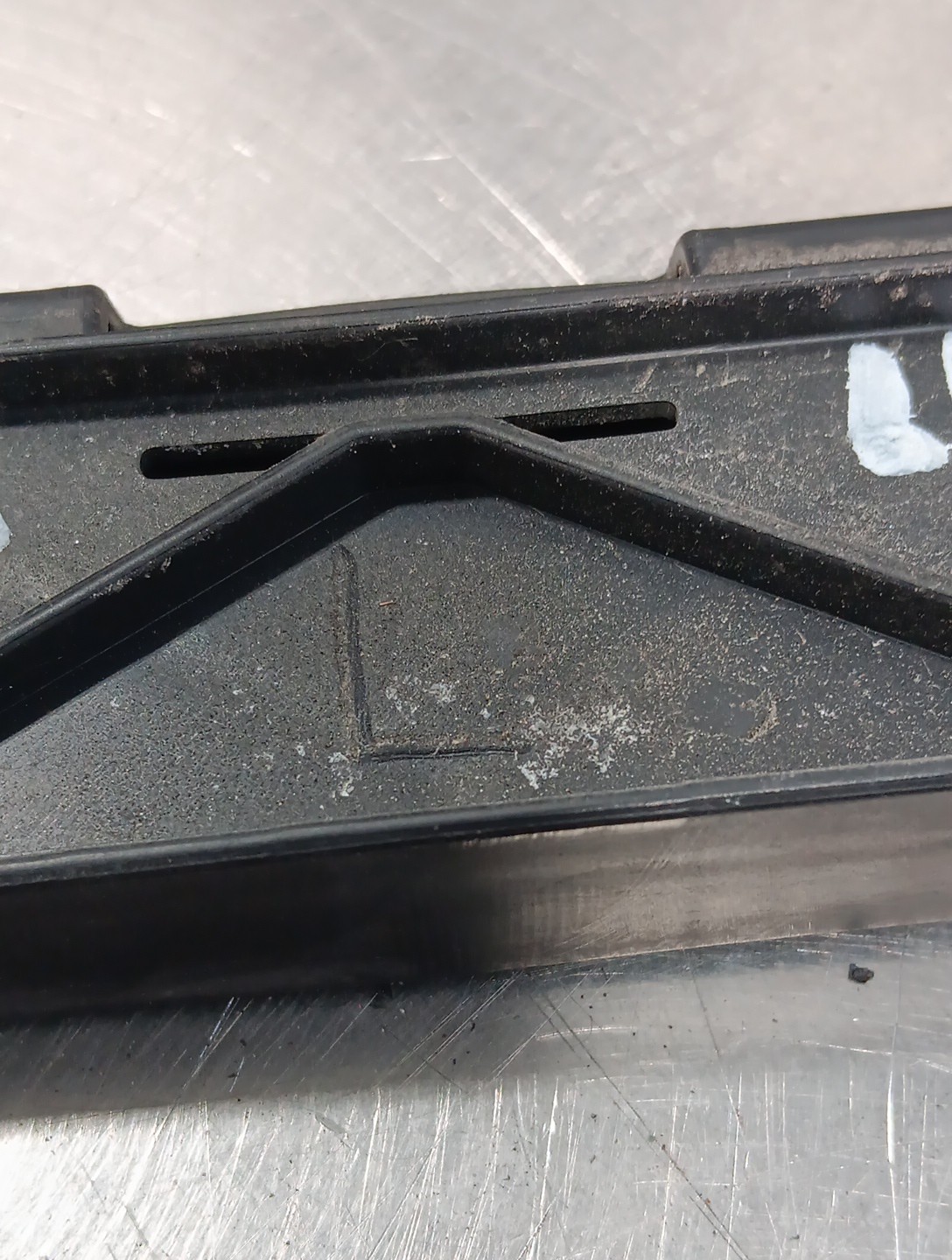 SMART FOR TWO BRABUS 2009 OE LEFT REAR FENDER MOUNT RETAINER A 451 646 03 70 4R