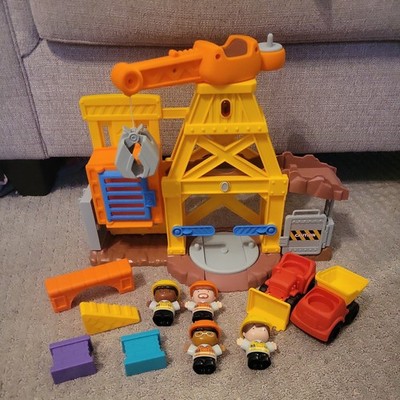 Construction Site Preschool Playset Member's Mark with Dump Truck & People