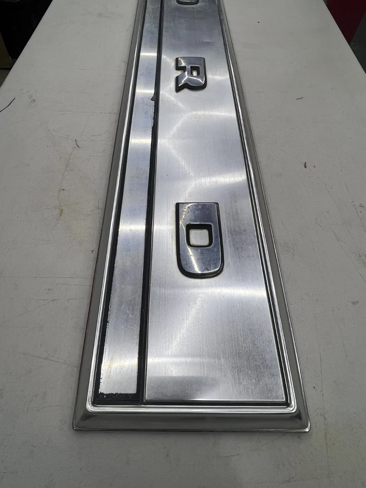 Ford F150 F250 F350 1980-1984 Bullnose puerta trasera moldura panel puerta trasera OEM Foto 4 de 4