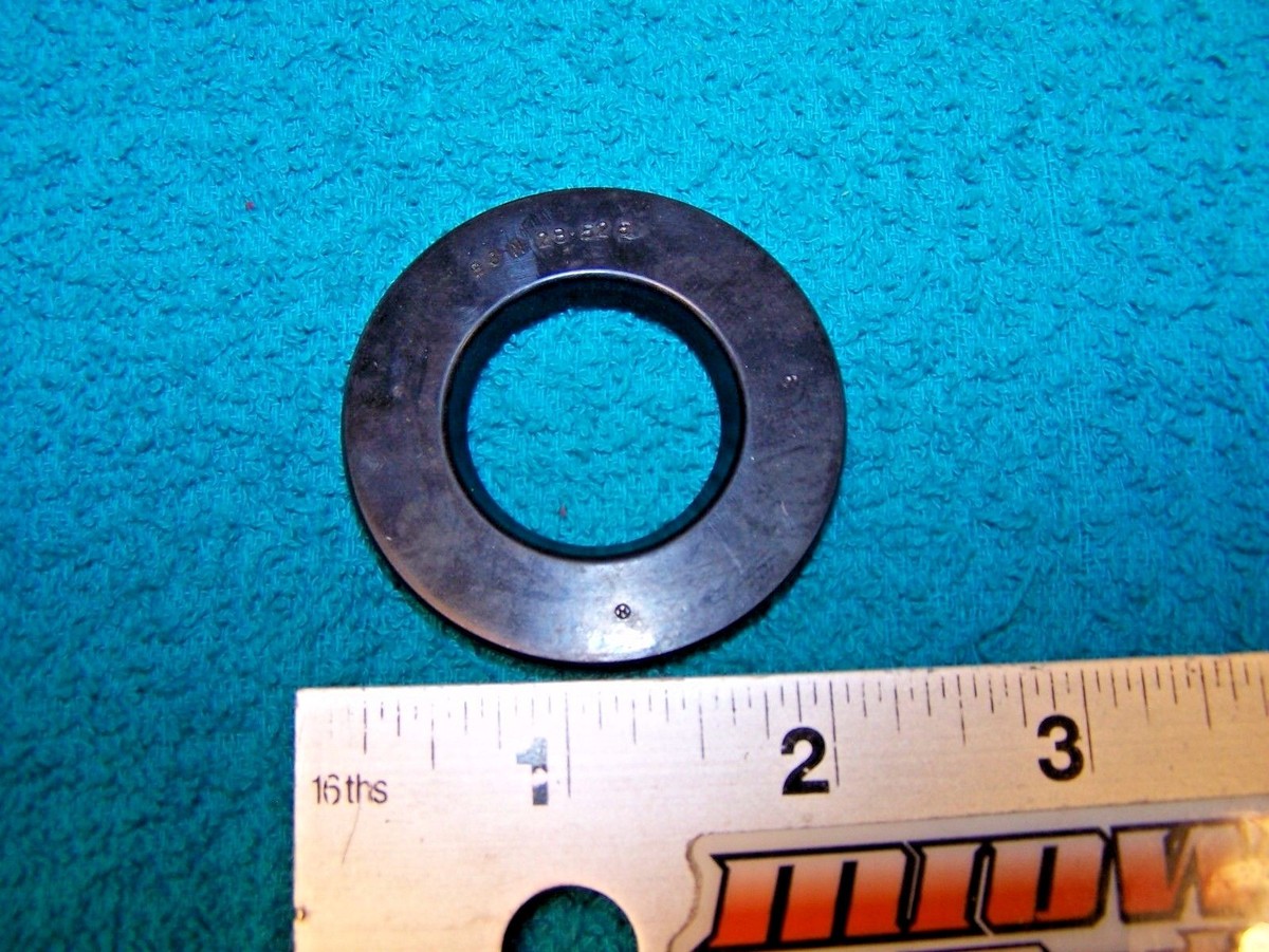 KAWASAKI ZX1000 NEW REAR WHEEL OIL SEAL 92049-1061 ZG ZX 1000 VN