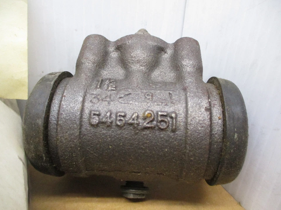 DELCO MORAINE GM  WHEEL CYLINDER 5454313 - Image 2 of 4