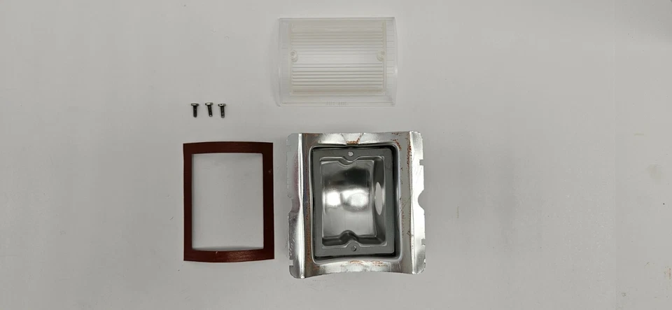 Conjunto de lámpara de respaldo izquierda Plymouth GTX 1967 satélite 2808911 NOS Foto 4 de 4