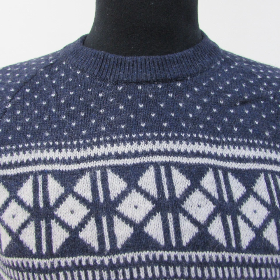 GAP men's Icelandic Wool Blend Crew Neck Jumper Chest 38/40 S UK Sku 7101 - Image 3 of 4