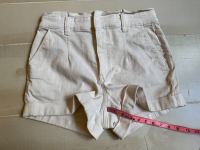 Express Shortie Extreme high rise tan shorts size 6 women's 3'' inseam