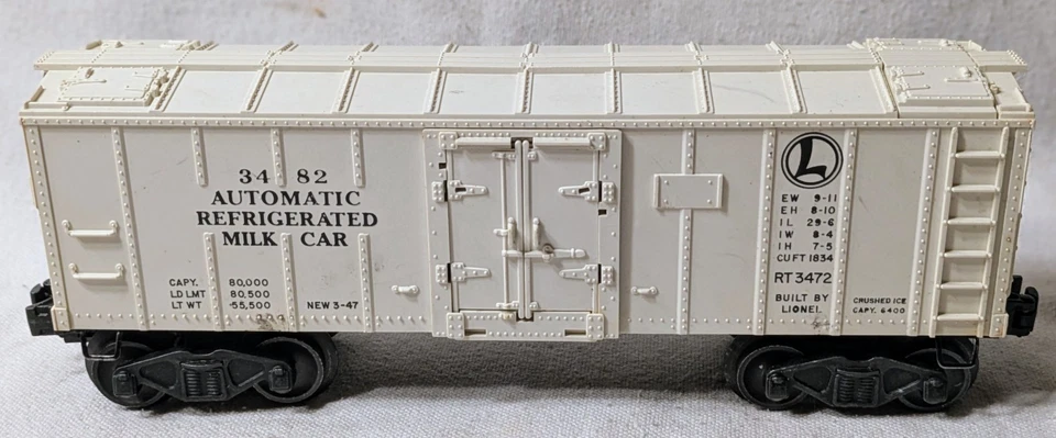 Lionel 3482 Post War O Gauge Operating Milk Car w/Platform - Ready to Run - Image 2 of 4
