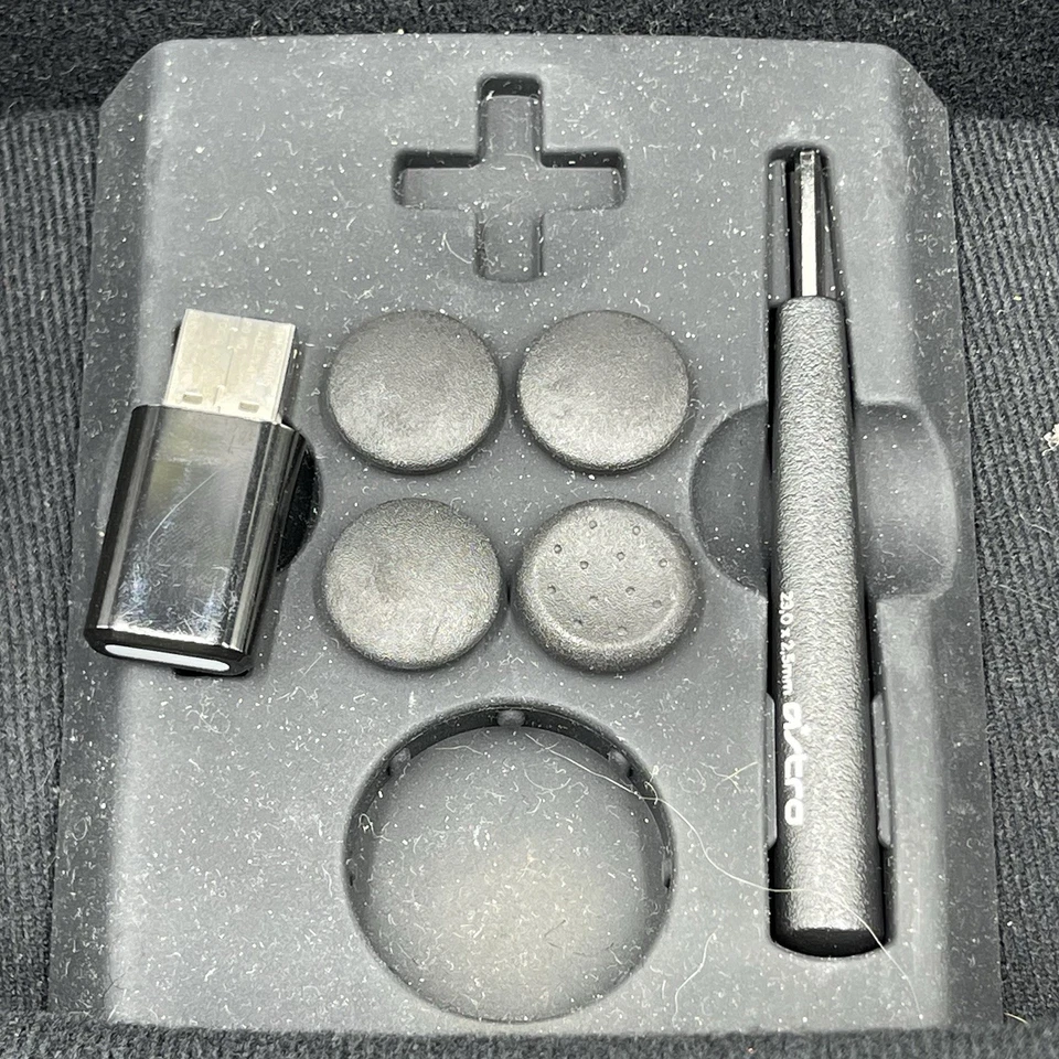 Astro Gaming C40 TR Wireless Controller for PlayStation 4 and PC Untested - Image 2 of 4