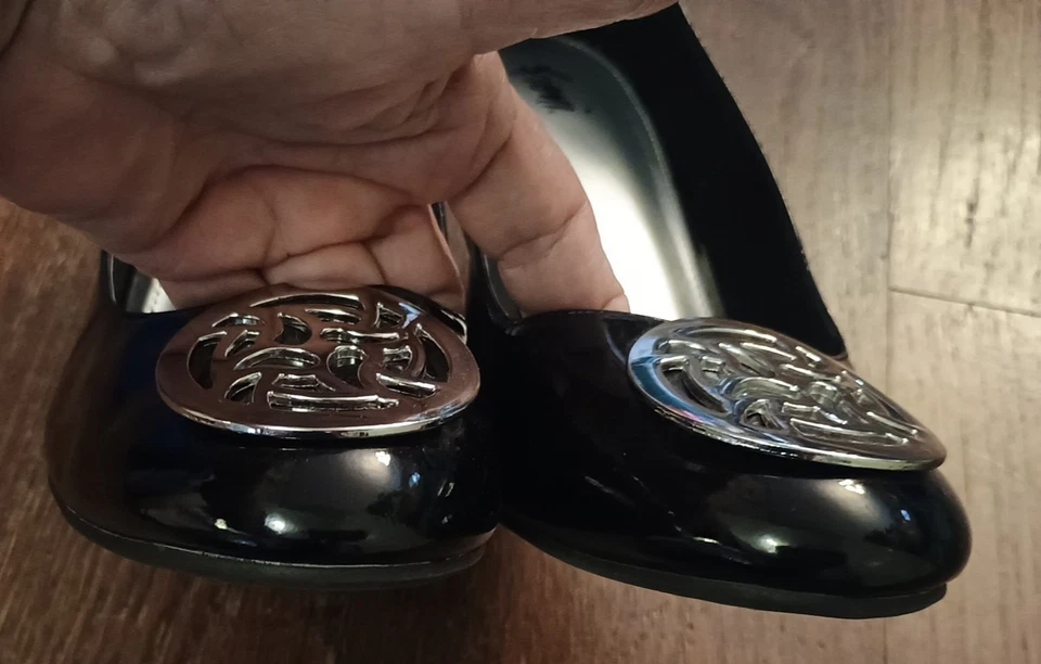 Fioni Black Faux Patent Silver Round Medallion 3.25" Wedge Heels Pumps 10 W EUC - Image 4 of 4