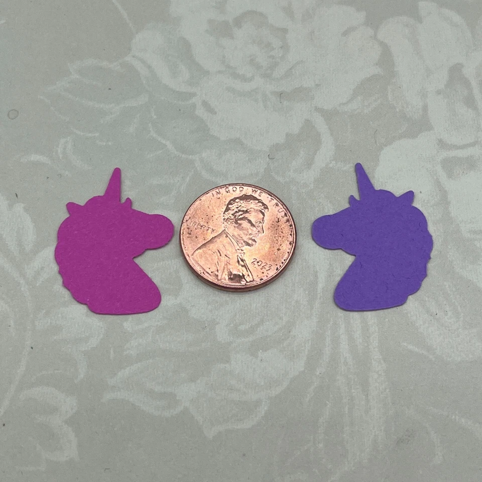 Troquelado en forma de unicornio de 1 pulgada en cartulina rosa y púrpura, 90 piezas, confeti Foto 3 de 3
