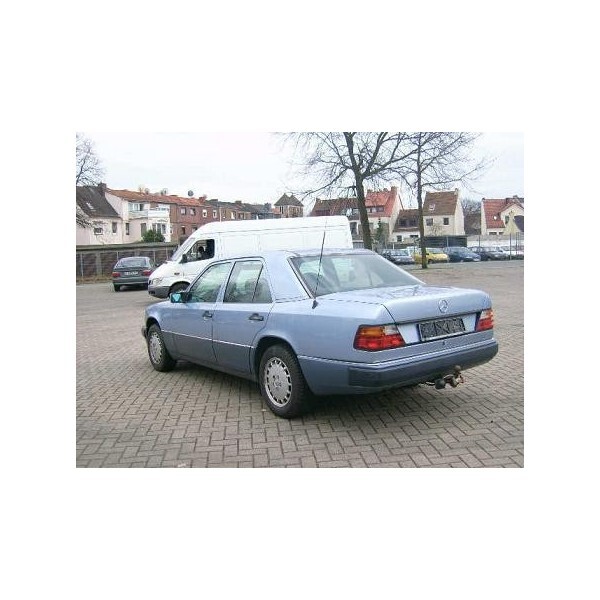 Attache remorque Mercedes Classe E W124 1994 à rotule équerre haute résistance