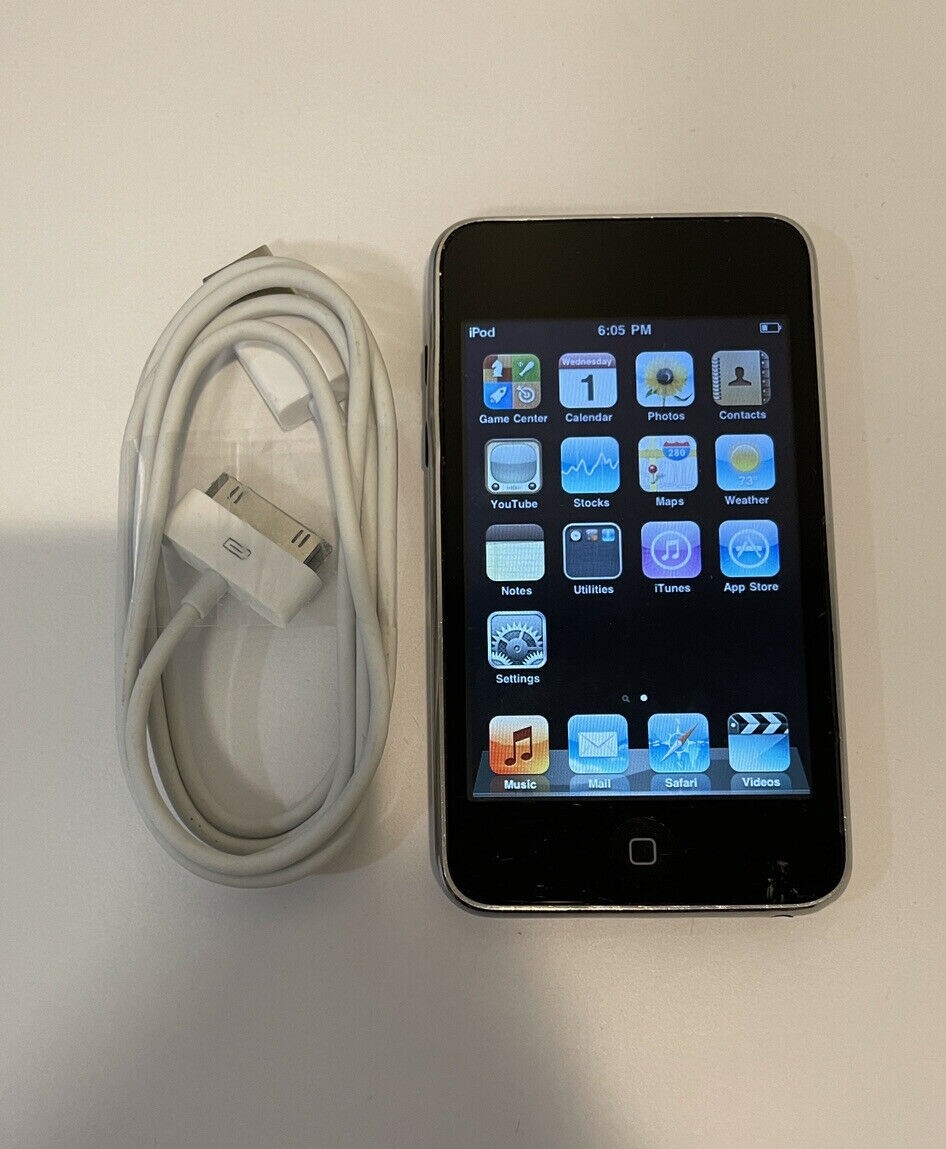 Apple iPod touch 2nd Generation Black (16 GB) - Good Condition