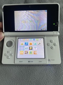 Nintendo 3DS Pure White CIB (JP) w/extras - REGION FREED