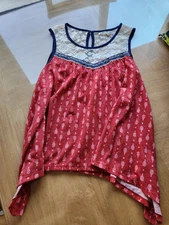 Jolt Round Neck Sleeveless Red and Navy Blue Lace Women’s Top Medium