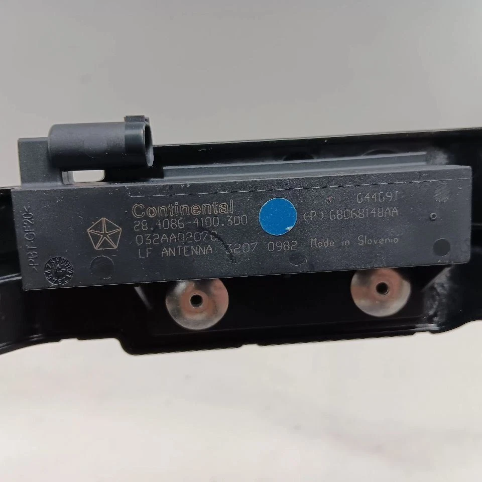 Jeep Renegade Passive Entry Antenna - 68068148AA Fits 2015 2016 2017 2018 - Image 2 of 4