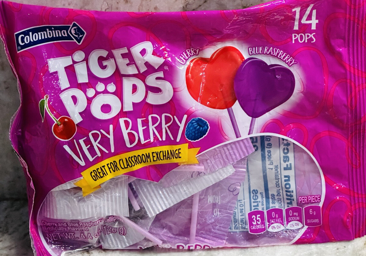 Colombina Tiger Pops Very Berry 14 Pops 4.5oz-Great For Classroom