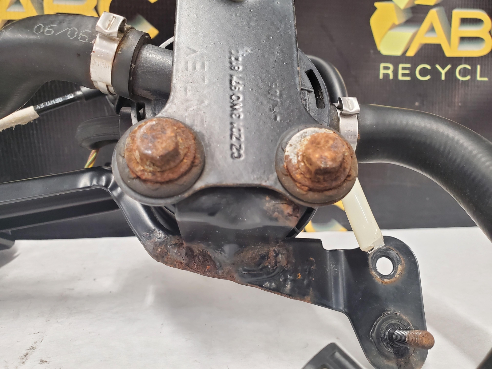 2007 Bentley Flying Spur Fuel Emission Leak Detection Pump Assembly OEM BENTLEY