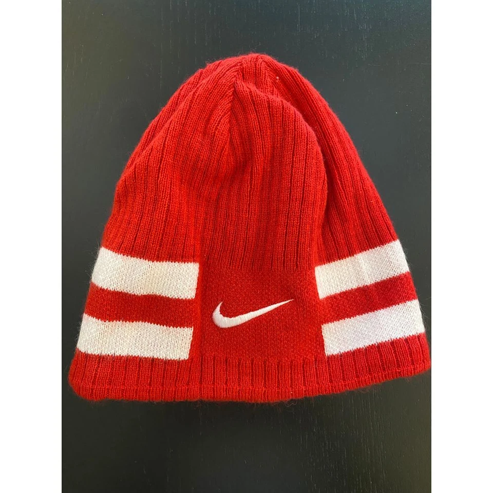 耐克 Georgia Bulldogs UGA Dawgs Youth 8/20 红色针织帽 NCAA SEC 足球 — 第 2/4 张图片