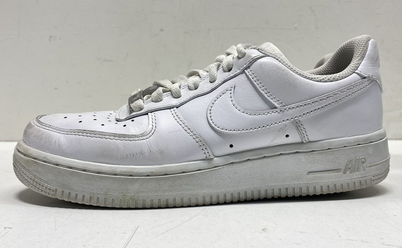 Nike Air Force 1 '07 Low Triple White Women's Sneakers Size 7 Style: DD8959-100