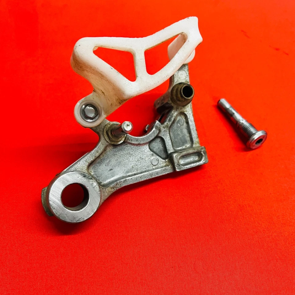 CRF150R SOPORTE DE MONTAJE DE PINZA DE FRENO TRASERO GENUINO OEM HONDA CRF 150 RB (07-24) Foto 4 de 4