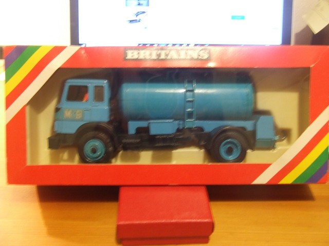 obsolete britains farm toys