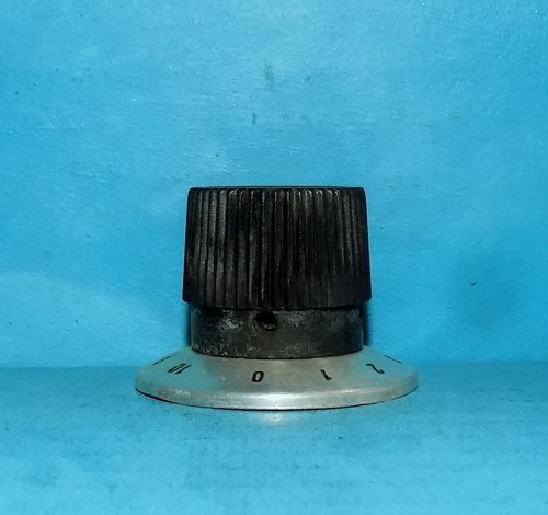 Hallicrafters S/SX Models Knob Tone Volume Sensitivity "0-10" OEM 1 1/2 Skirt - Picture 3 of 4