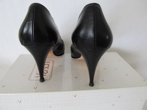Vintage Women's Versani Black Leather Pleated Pumps Stiletto Heels 8 AA Narrow - Picture 4 of 4