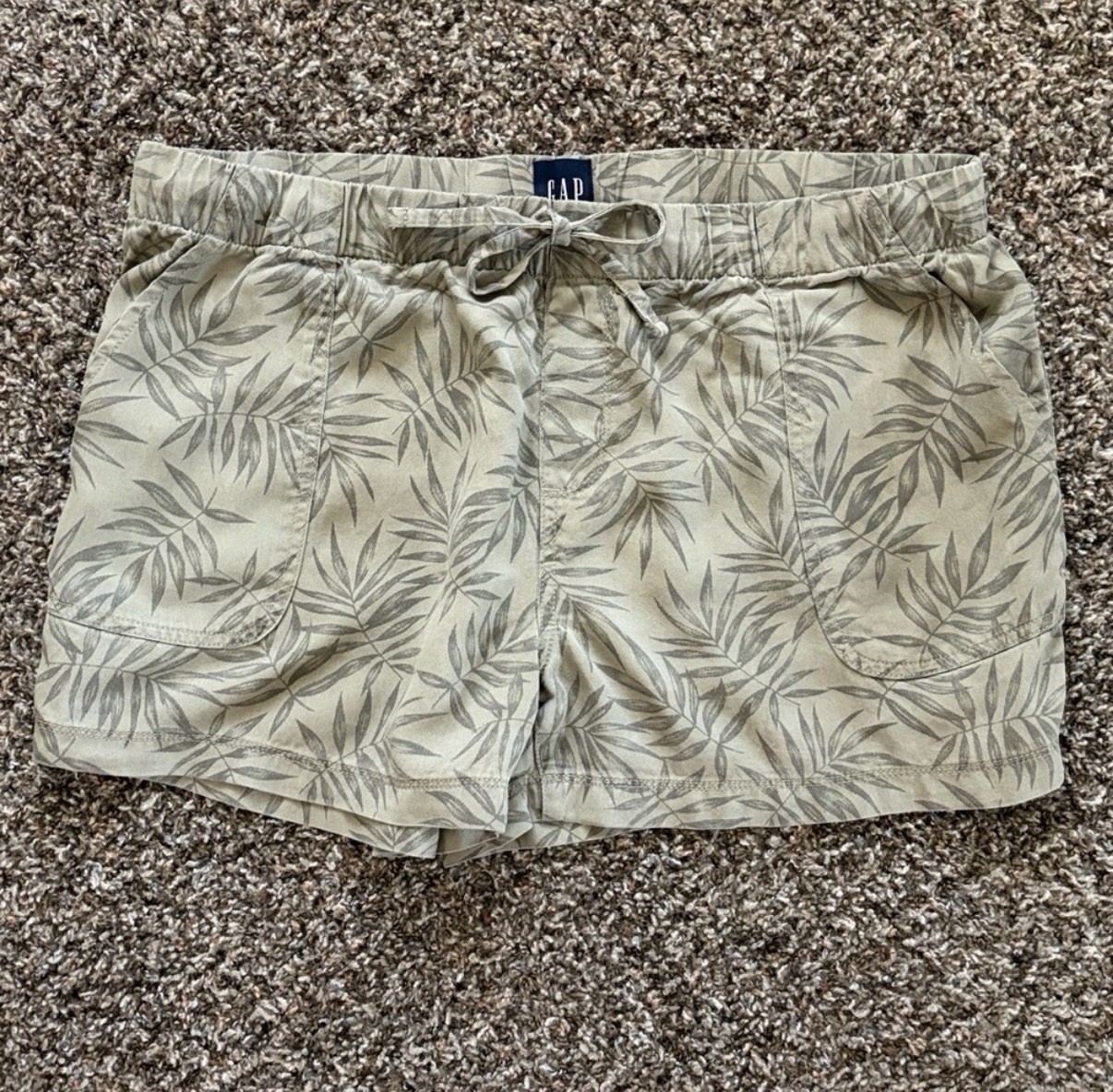 GAP Drawstring Pull On Olive Green Leaf Jungle Te… - image 2