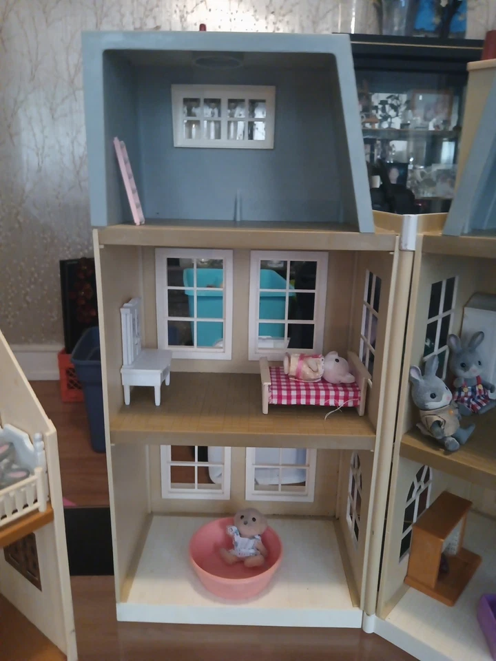 Casas de muñecas con muebles y calicó critters Foto 4 de 4