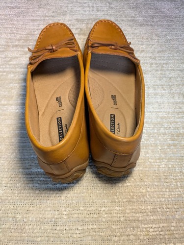 Collection by Clarks Driving Moccasin Women Size 9 US Loafer Leather Bow Tan - Picture 4 of 6