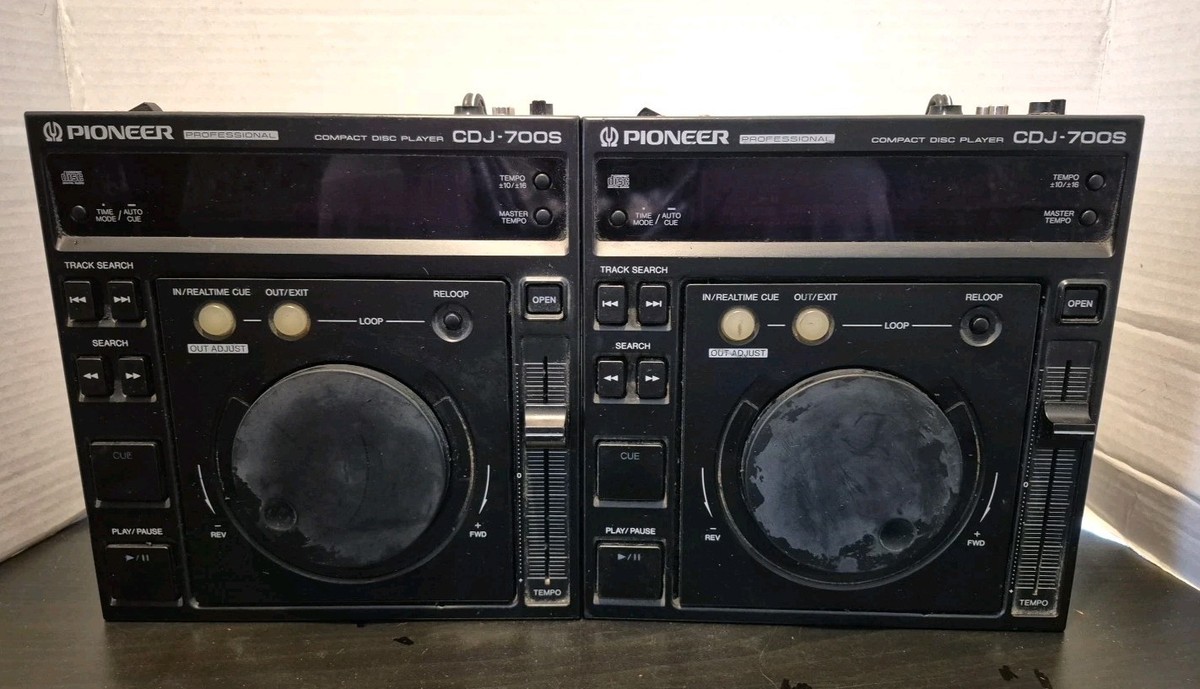 Lot Of 2 Pioneer CDJ 700S Professional CD Player FOR PARTS ONLY