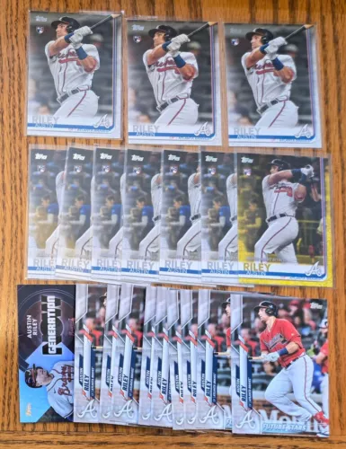(19) Card Lot Austin Riley 2019 Topps Update RC /Walgreens Yellow Atlanta Braves