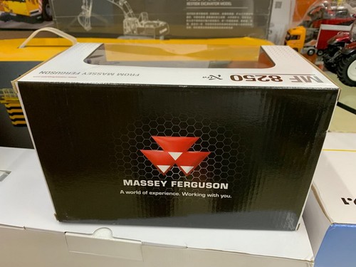 Universal hobbies Massey Ferguson 8250 Xtra Tractor Diecast 1/32 Model UH6257 - Picture 7 of 7