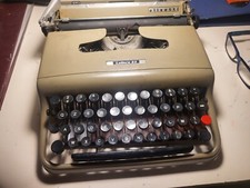 Macchina da scrivere Olivetti Lettera 22 prima serie Funzionante made in Italy!