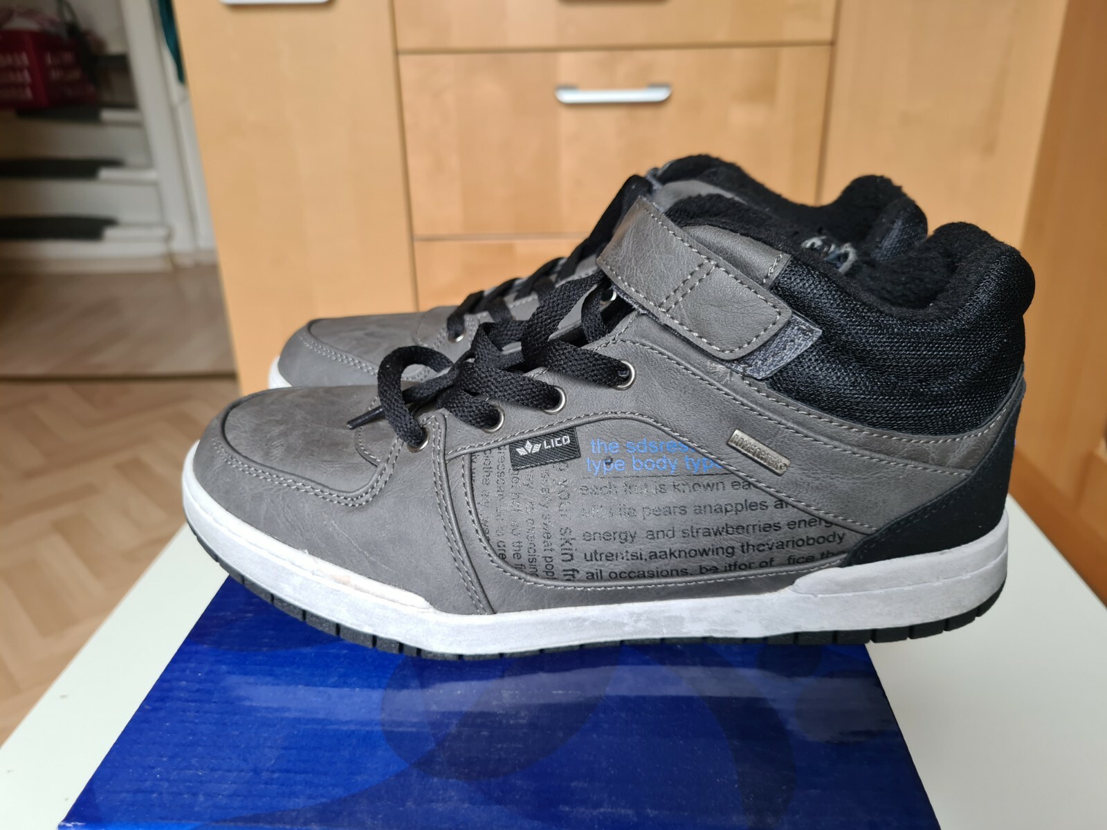Zapatillas deportivas Lico T. 38 grises nuevas con caja