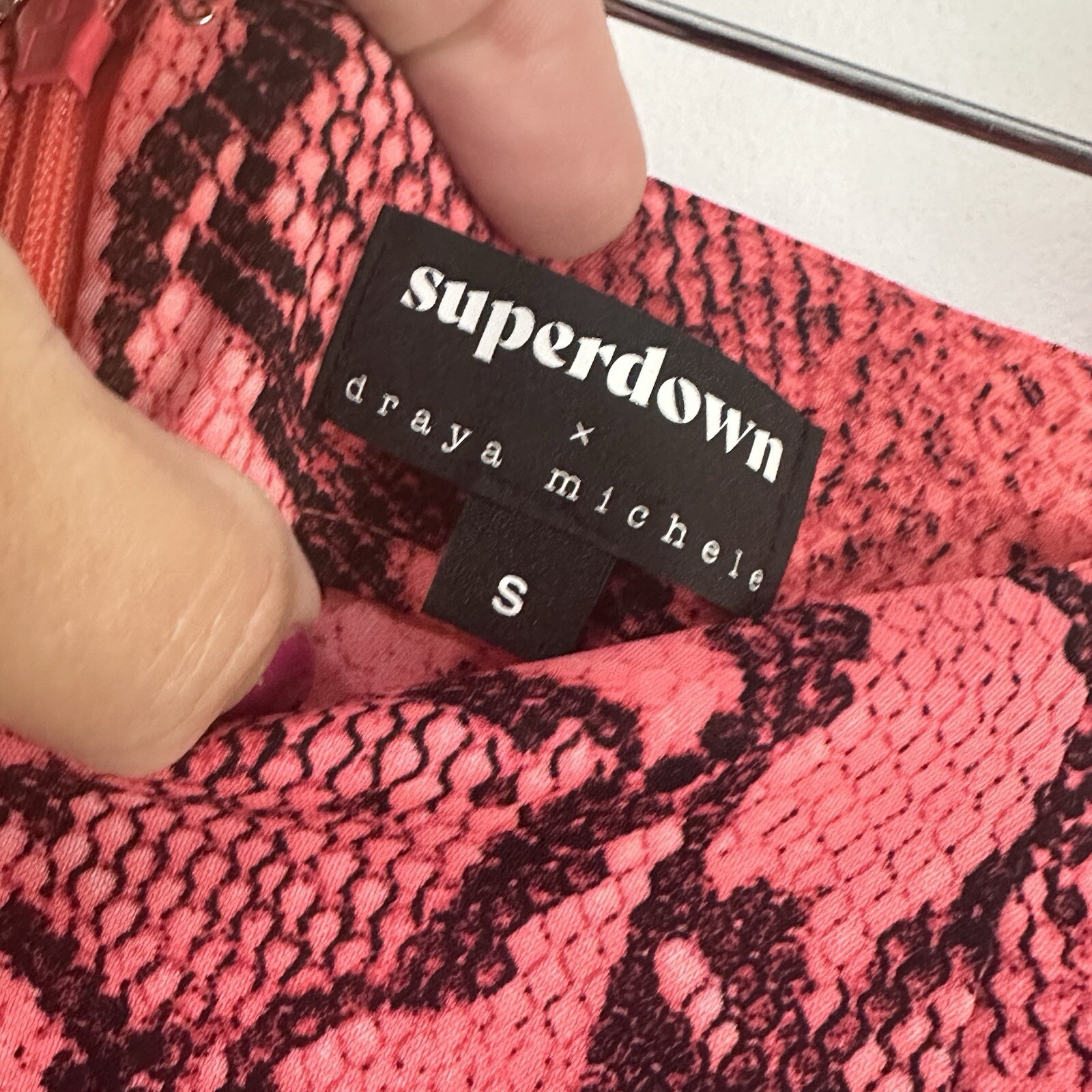 SuperDown Pink Python Print Crop Pants S Trendy T… - image 4