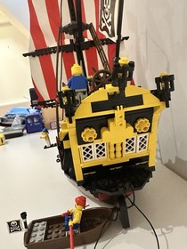 LEGO Pirates 6285 Black Seas Barracuda Dark Shark 100% complete set