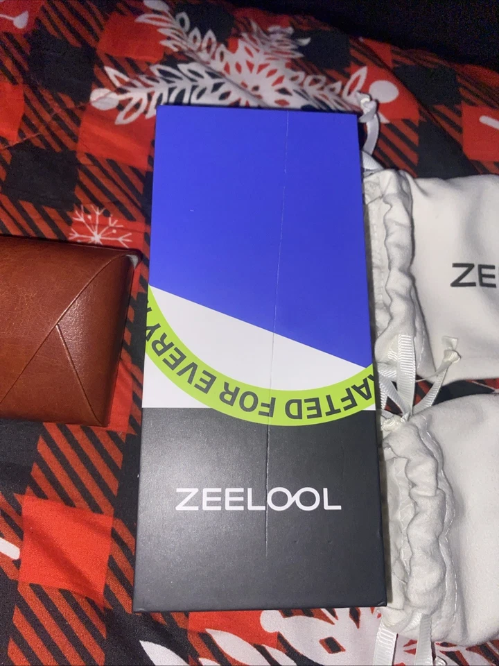 4 estuches para gafas Zeelool blanco estuche blando una caja y un estuche de cuero para gafas sin usar Foto 3 de 4