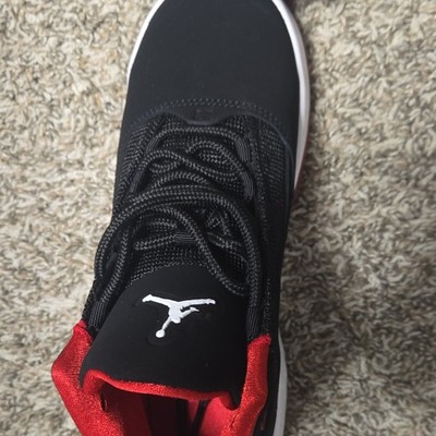 Jordan Air Jordan Max Aura Mid Top Black Red White Athletic Sneaker Teens