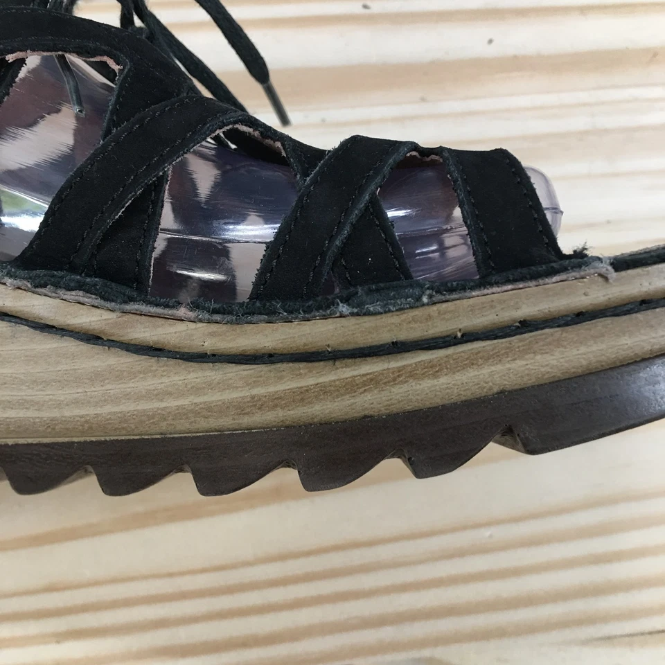 Sandálias femininas Naot 39 Yarrow tiras gladiador com cadarço salto cunha couro preto - Imagem 2 de 4