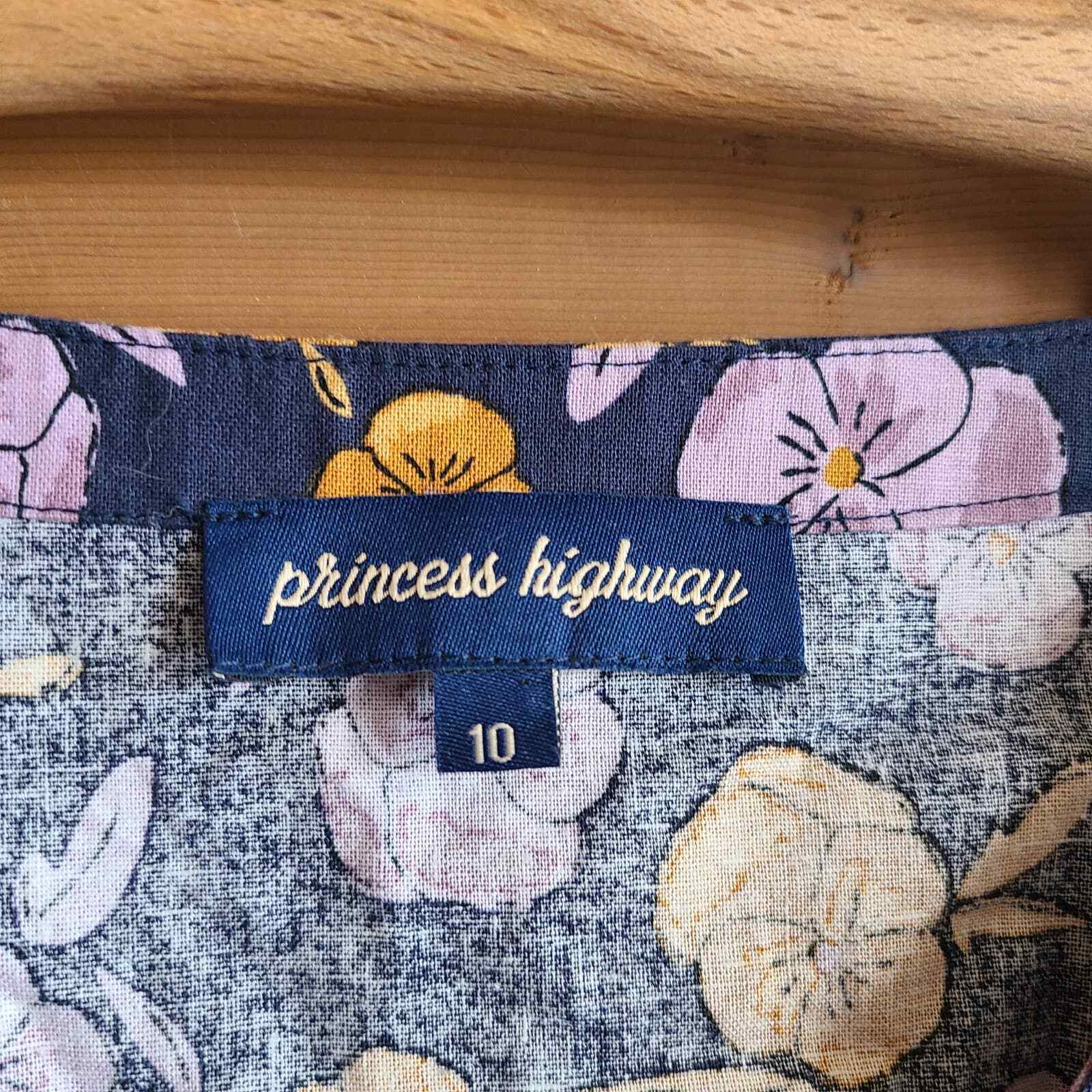 Princess Highway x Modcloth Navy Floral Puff Slee… - image 4