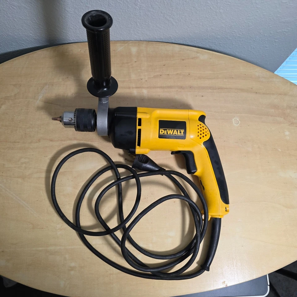 DEWALT DW511 1/2-Inch 7.8-Amp Corded Hammer Drill (J64) (USED LOCAL ONLY TEXAS) - Image 4 of 4