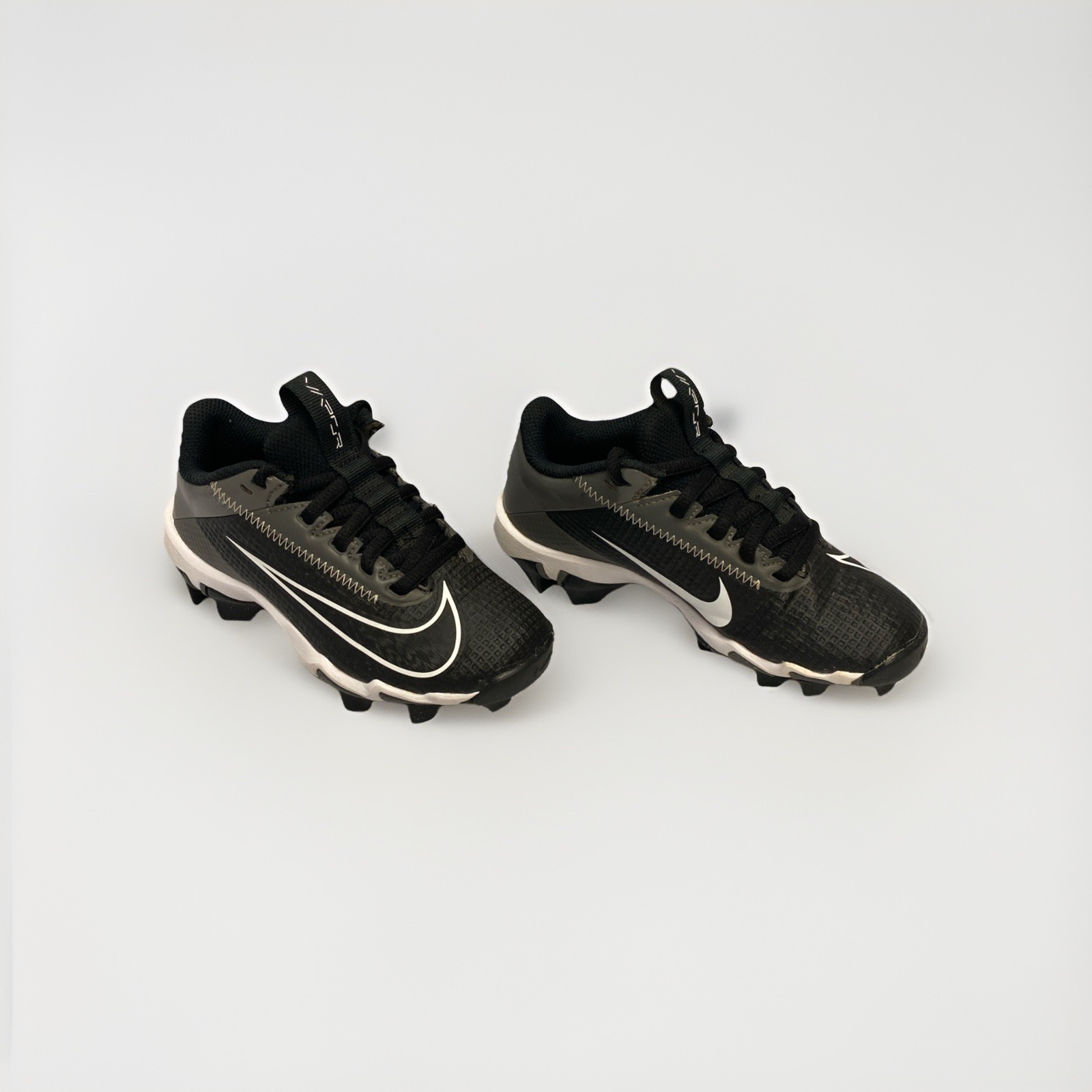 Nike Vapor Edge Shark 2 Low Youth Football Cleats Style DH0589-010 Size 11C