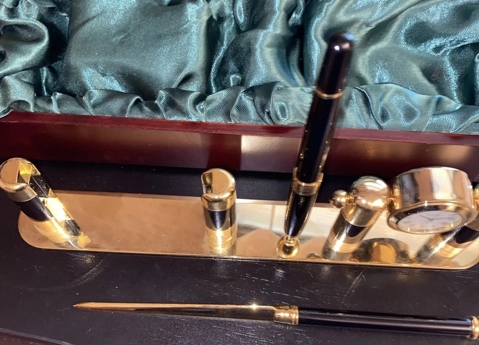 Bulova Desk Set with Clock, Pen & Letter Opener In Cherry Wooden Case Black/Gold - Image 3 of 4